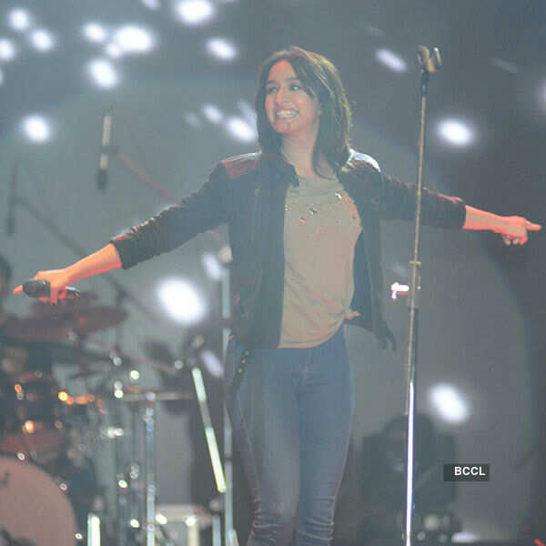 Rock On 2 cast perform live