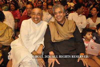 Homage to Abbaji Alla Rakha Khan at Shanmukhanand hall in Mumbai ...