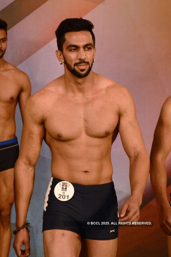 Peter England Mr. India 2016 Final Auditions Trunk Round