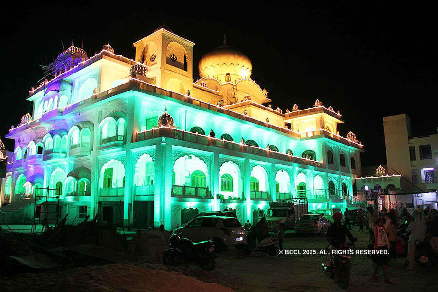 India celebrates Guru Nanak Jayanti