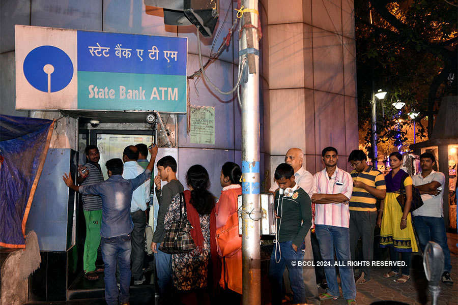 State Bank ATM starts dispensing new Rs 2,000 notes