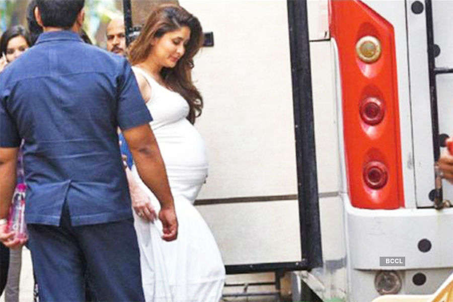 Pregnant Kareena Kapoor photos