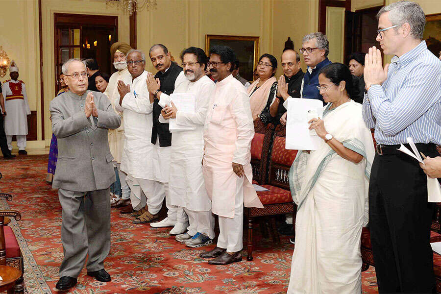 Mamata leads protest march on currency ban