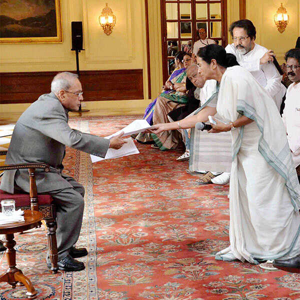 Mamata leads protest march on currency ban