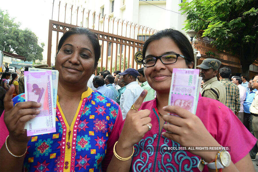Demonetization: Banks start using indelible ink