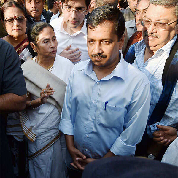 Kejri, Mamata warn of revolt over demonetisation