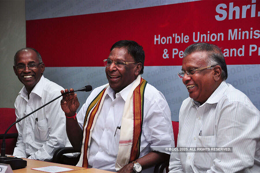 Narayanasamy wins Nellithope bypoll
