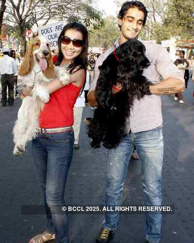 Niraj and Jesica at Debasree Roy Foundation to join walk in support of  'KARUNA' spreading awareness and care towards uncared animals of the city  on Victoria Memorial - Photogallery
