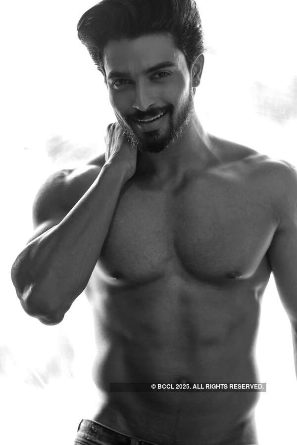 Who will be crowned the next Peter England Mr. India 2016?