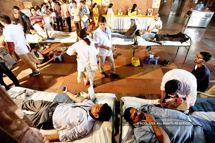 Blood donation tribute 26/11 victim