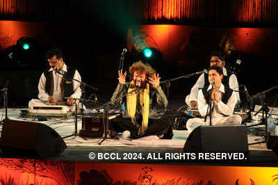 Hans Raj performs at Delhi fest