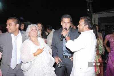 Bina Kak, Salman Khan, Sajid Khan