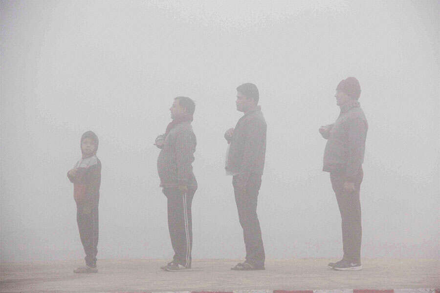 Fog paralyses North India