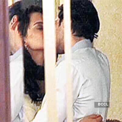 Kangana and Dino caught kissing