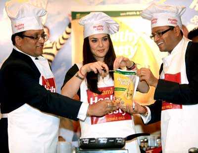 Preity turns cook