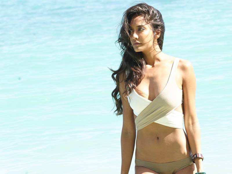 Lisa Haydons Hottest Bikini Pictures