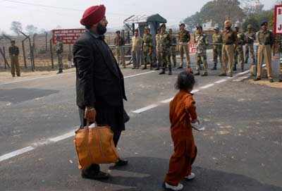 Two Sikh beheaded in Pak