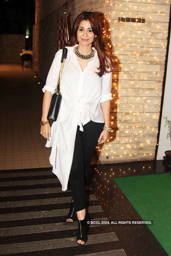 Celebs at Esha Amin's collection preview