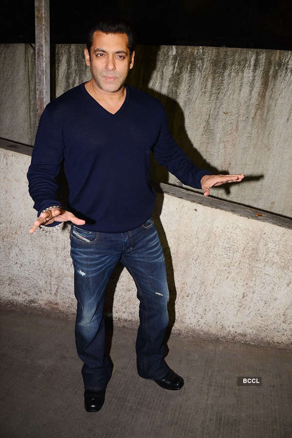 Salman Khan watches Dangal