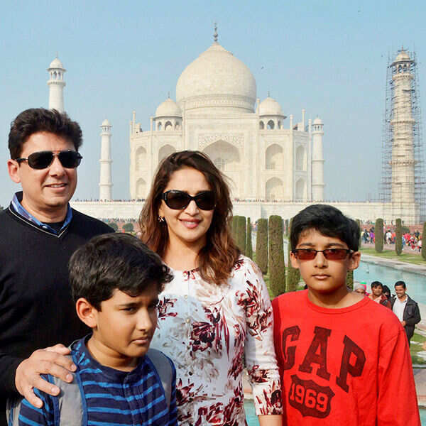 Celebs visit 'Taj Mahal'