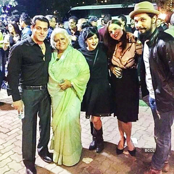 Salman Khan's B'day Party Pics | Salman Khan's B'day Party Photos ...