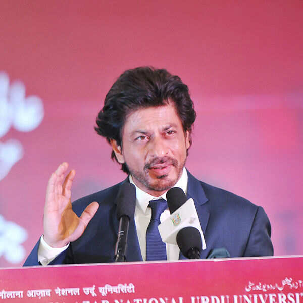 SRK receives honorary doctorate for promoting Urdu