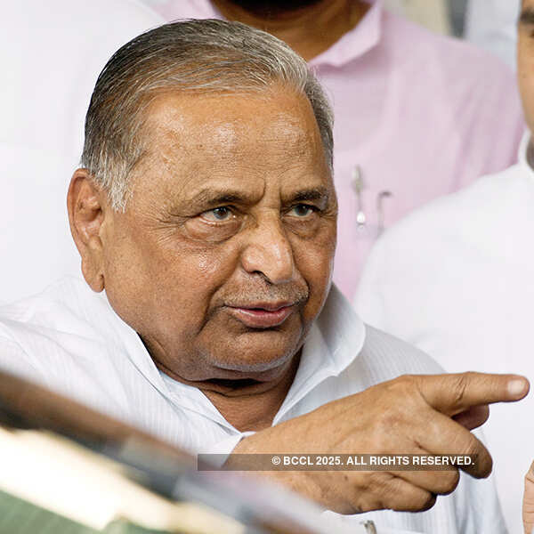 Is Akhilesh set to resign as UP CM after being expelled from SP?