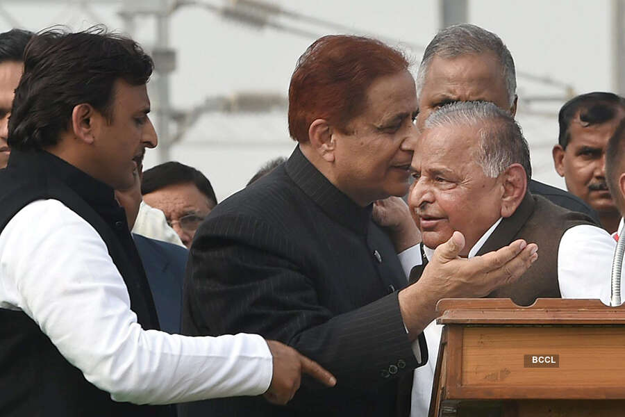 Is Akhilesh set to resign as UP CM after being expelled from SP?