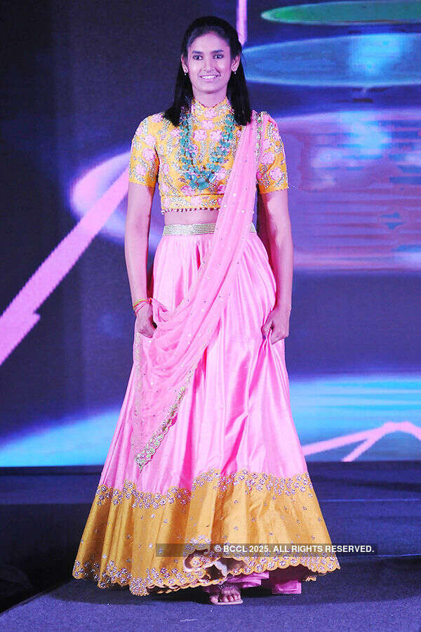 Badminton stars turn showstoppers