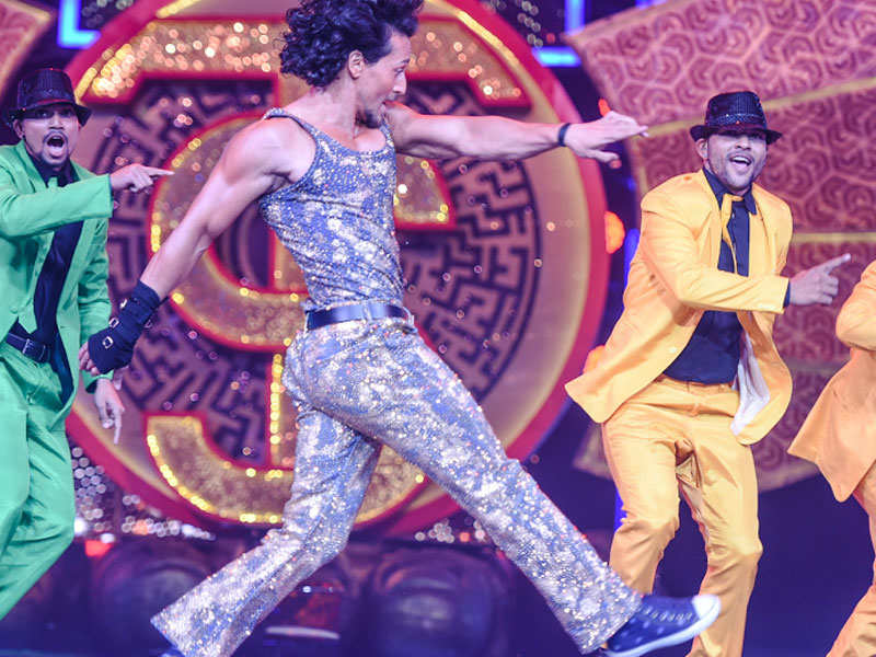 Tiger Shroff sets the stage on fire