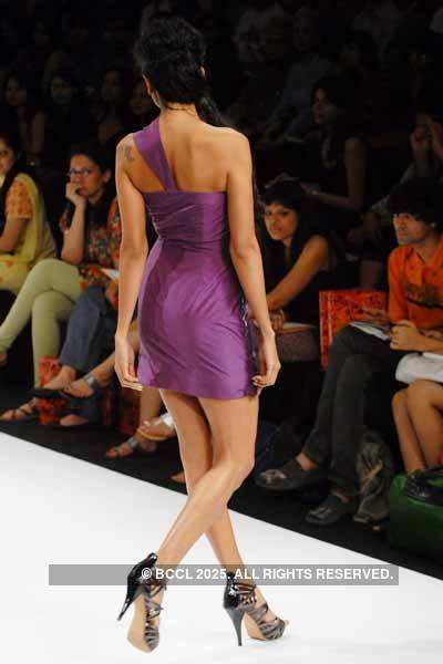 LFW '10: Nidhi & Divya Gambhir