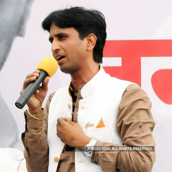 AAP leader Kumar Vishwas may join BJP soon