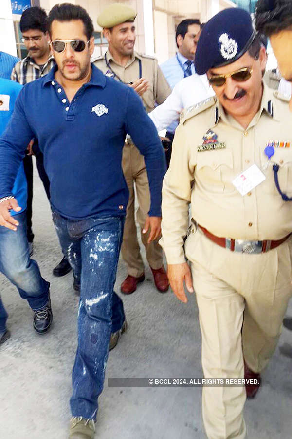 Salman Khan aquitted in arms act case