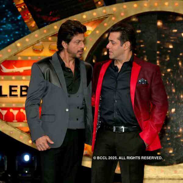 SRK, Sunny Leone promote Raees on Bigg Boss 10