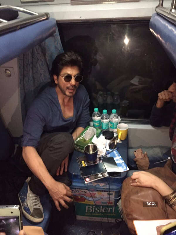RaeesByRail: Shah Rukh Khan travels in Rajdhani to promote Raees!