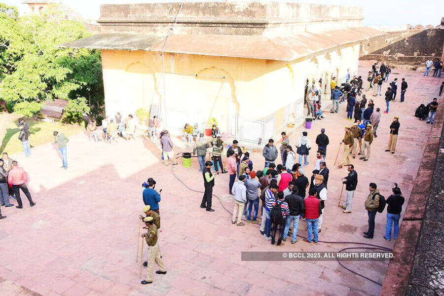 Sanjay Leela Bhansali assaulted by protesters on Padmavati set