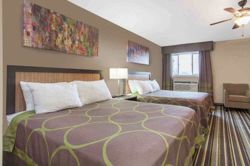 Howard Johnson Express Inn Winnipeg West Get Howard Johnson