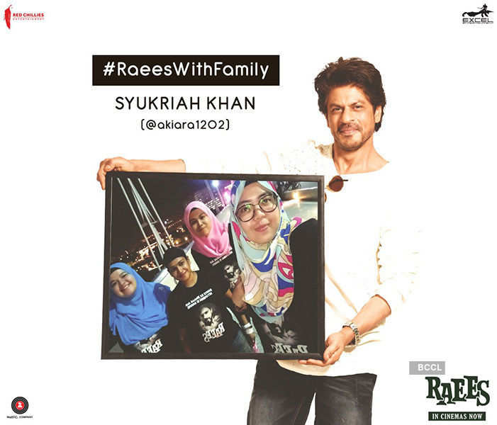 #RaeesWithFamily: SRK personally thanks fans
