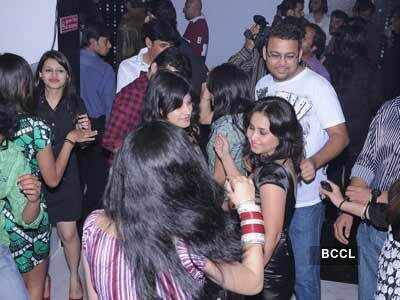 Jatin with Kajal, Meezu, Ritu 