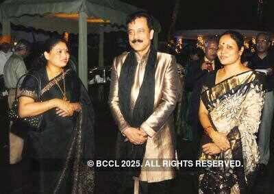 Bula Chowdhury, Jyotirmoyee Sikdar, Subroto Roy