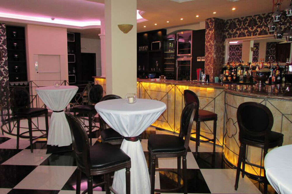 Onofrio Ice Bar 10386362_307831669377649_6841499784877214704_n