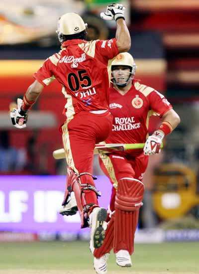 Royal Challengers Bangalore's Jacques Kallis and Virat Kohli