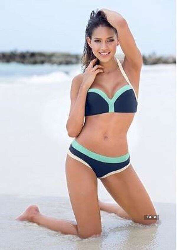 Andrea Tovar sets temperature steaming with her hot bikini clicks