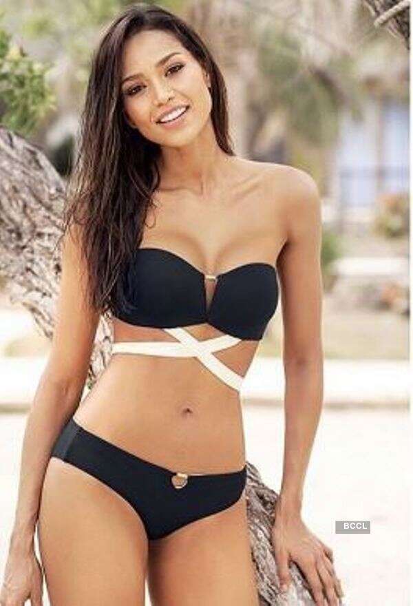 Andrea Tovar sets temperature steaming with her hot bikini clicks