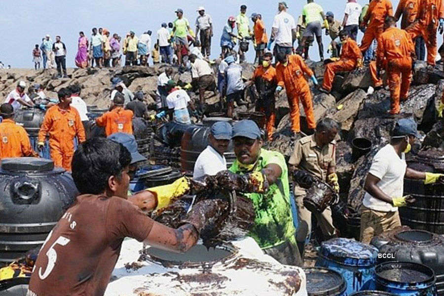 Massive cleaning operations after Chennai oil spill