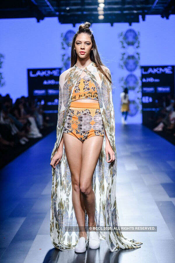 LFW '17: Day 3 - Farah Sanjana