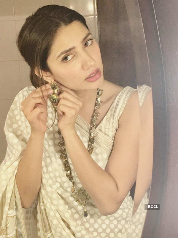 Leaked! Mahira Khan’s new smoking pictures go viral...