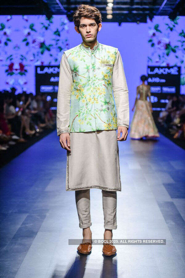 Lakme Fashion Week '17: Day 5 - Anushree Reddy