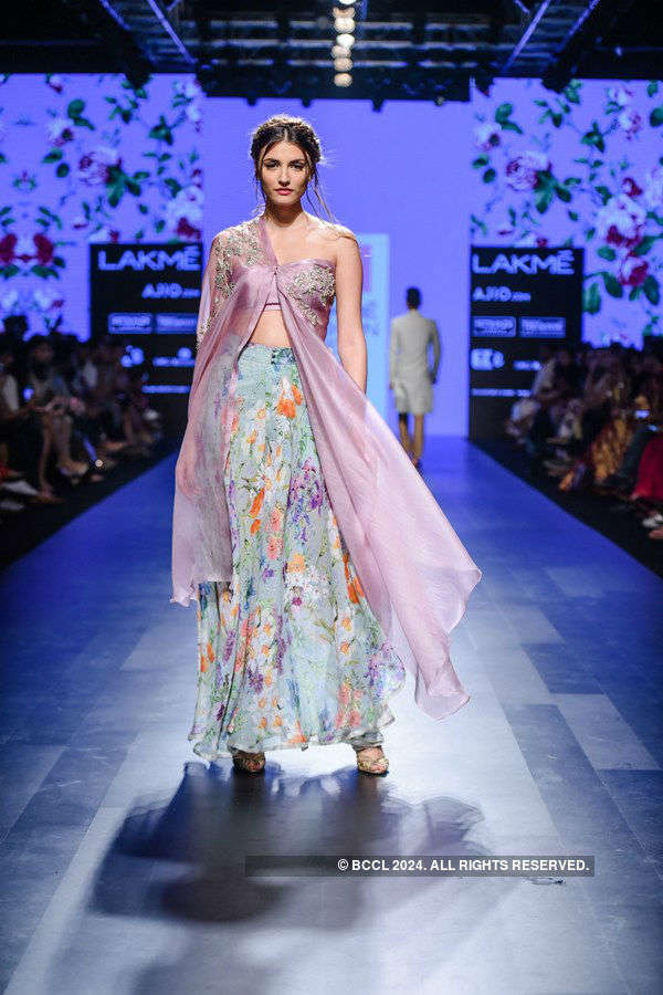 Lakme Fashion Week '17: Day 5 - Anushree Reddy