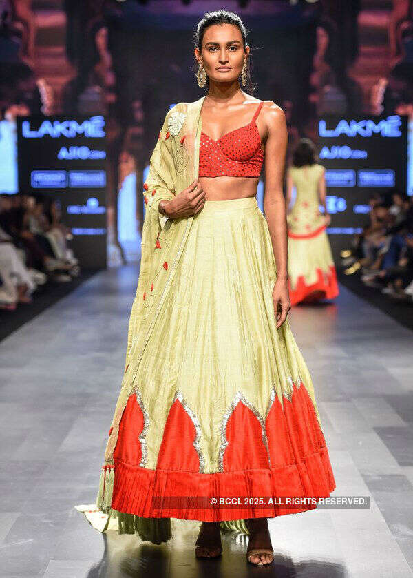 Lakme Fashion Week '17: Day 5 - Divya Reddy